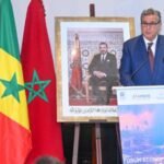 Le Chef du gouvernement Aziz Akhannouch et le Premier ministre sénégalais Ousmane Sonko lors de la rencontre économique à Casablanca, symbolisant la coopération bilatérale.