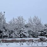 Carte météorologique du Maroc illustrant les prévisions de neige, pluie et vents pour le 13 janvier 2026.