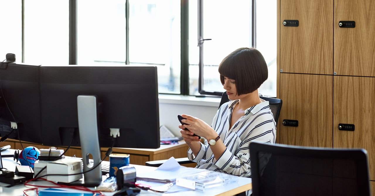 Illustration of a brain with highlighted regions representing the ventral striatum and ventral pallidum, symbolizing the neural circuit of procrastination.