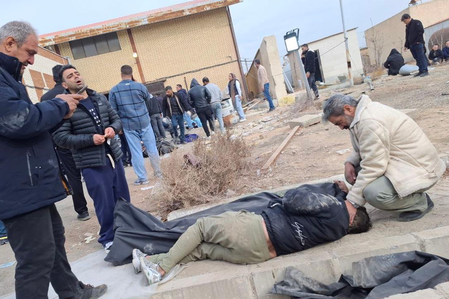 Iran : L'Écho Glaçant d'une Répression Inédite – Témoignage au Cœur des Manifestations de Téhéran 3 Corps entassés au centre médico-légal de Kahrizak à Téhéran, le 10 janvier 2026, suite à la répression des manifestations.