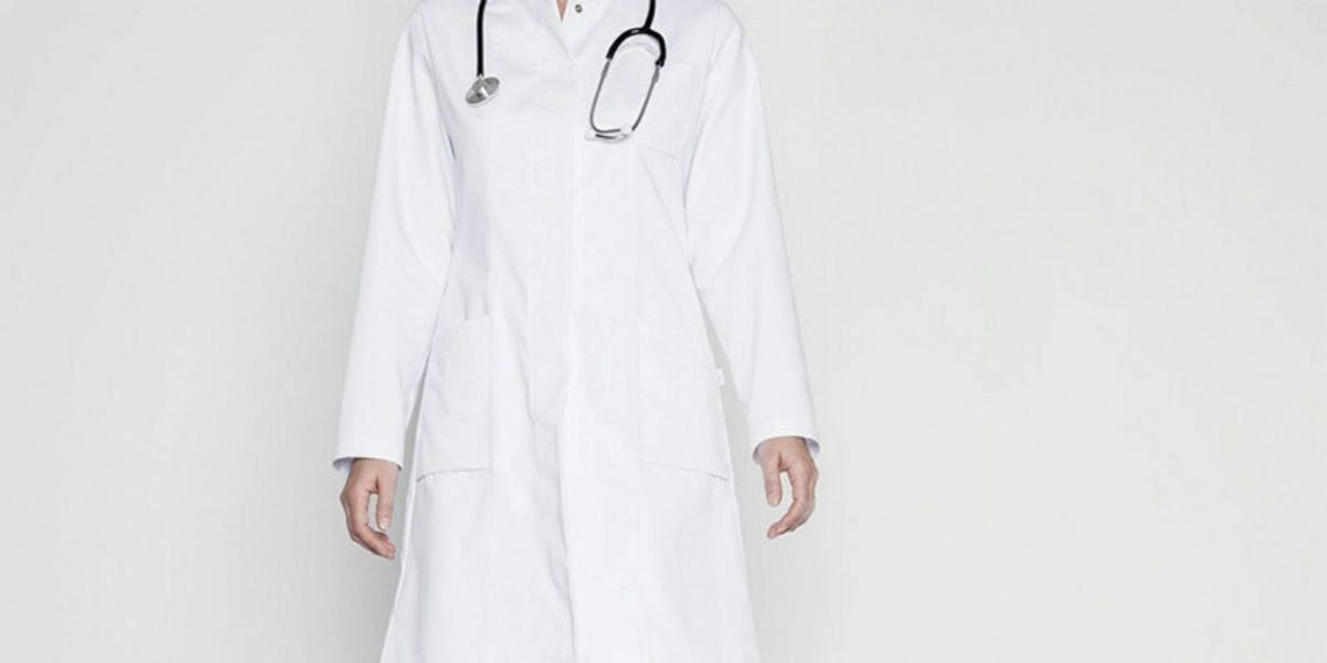 Cérémonie d'inauguration d'un centre de santé de proximité modernisé au Maroc, symbolisant la réforme du système de santé.