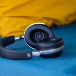 Casque Sennheiser HDB630 en situation d'écoute, illustrant son design élégant et son confort.