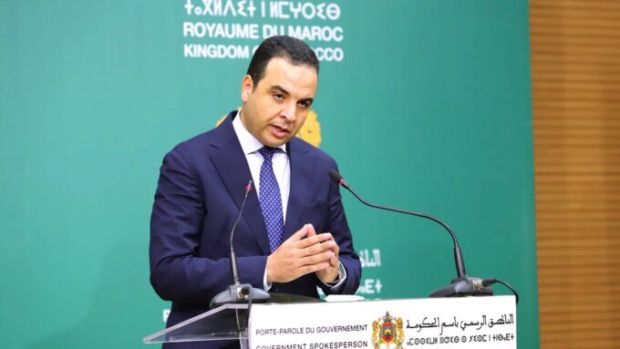 Mustapha Baitas, ministre délégué chargé des Relations avec le Parlement et porte-parole du gouvernement, lors d'une conférence de presse.