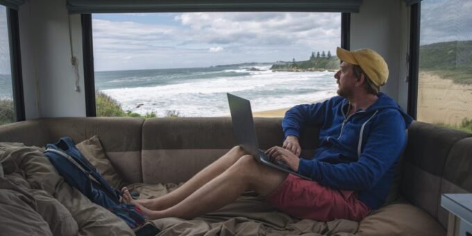 A clock face superimposed over a diverse group of professionals working flexibly, symbolizing the shift to temporal autonomy in the modern workplace.