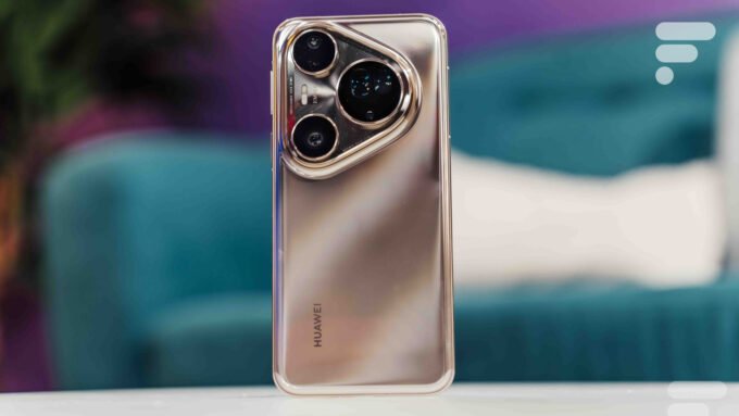 Le smartphone Huawei Pura 80 Ultra, mettant en avant son design élégant et son imposant module photo.