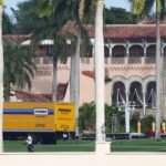 Map illustrating US city population migration trends, highlighting outflows from New York, Los Angeles, and Miami, and inflows to other regions.