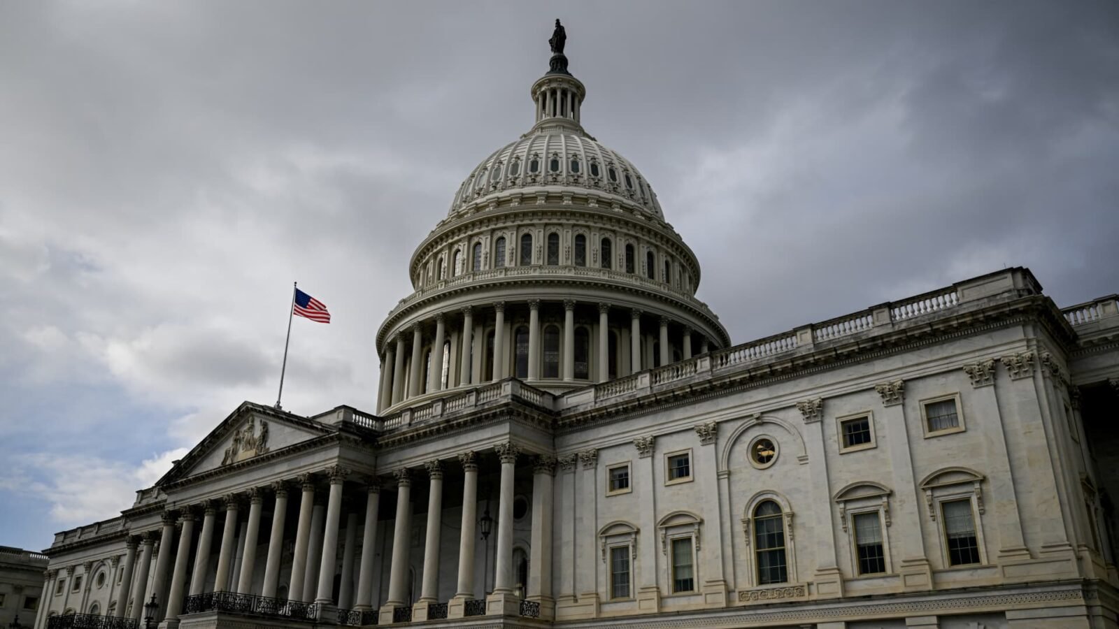The US Capitol building in Washington D.C., symbolizing legislative efforts on cryptocurrency.