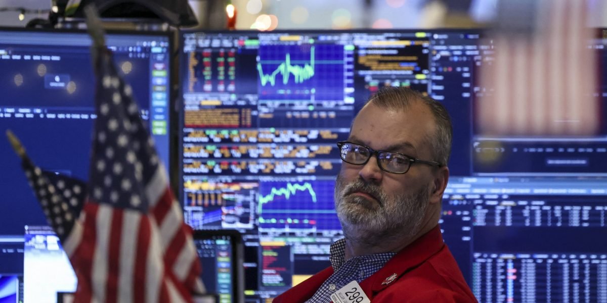 Oil rigs in Venezuela with a backdrop of the U.S. Capitol building, symbolizing the intersection of global oil markets and the American economy.