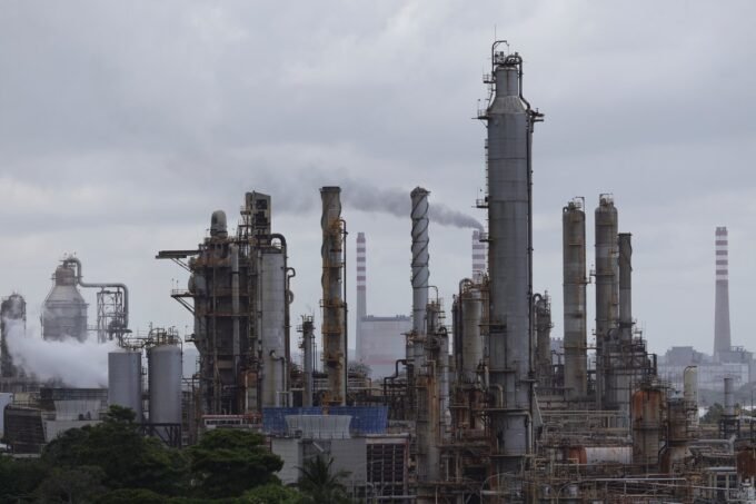 The El Palito refinery of the Venezuelan state oil company PDVSA, symbolizing the nation's oil wealth and potential.