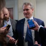 A general view of Wall Street, symbolizing the financial district and the performance of major banks.