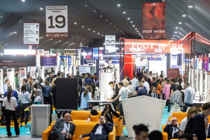 WAM Morocco 2026 : Le Royaume s'affirme comme Pilier Industriel Africain de l'Ère 4.0 10 Vue d'ensemble du salon WAM Morocco, illustrant la convergence de l'industrie 4.0 et de la mobilité du futur au cœur de Casablanca, avec des participants internationaux.