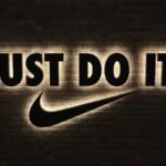 Adieu Slogans Éternels : Les