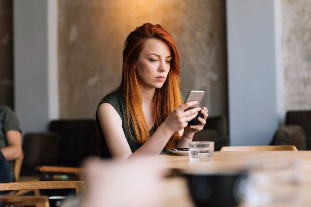 From Silence to Viral: How Solo Creators Are Hitting 50,000+ Views with AI-Powered Precision 3 AI agent analyzing content trends for solo creators