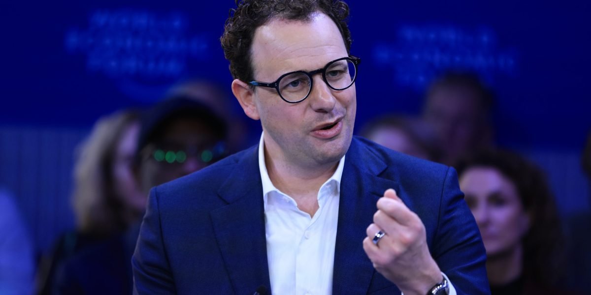 Illustration of public skepticism towards AI, with tech company logos in the background and a communications expert trying to bridge the gap.