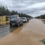 Image illustrant des conditions météorologiques extrêmes avec de fortes pluies et du vent, symbolisant l'alerte orange au Maroc.