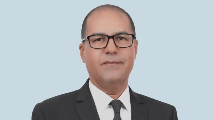 Khalid Safir, directeur général de la CDG, illustrant la nouvelle orientation stratégique de l'institution financière marocaine.
