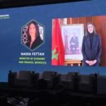La ministre de l'Économie et des Finances, Nadia Fettah, prononçant un discours sur l'importance du co-financement pour le développement économique du Maroc.