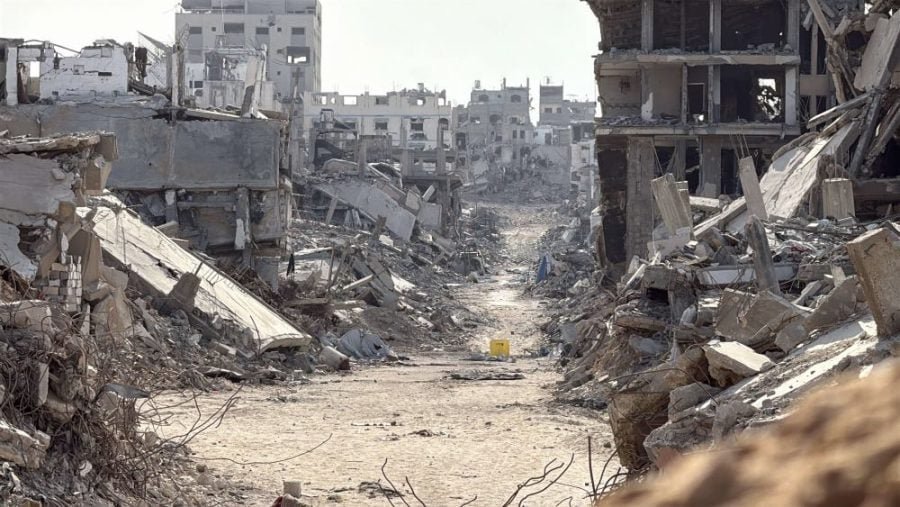 صورة تجمع لقطات لأحداث إخبارية عالمية متنوعة