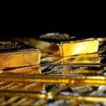 صورة لسبائك ذهب أو مجوهرات تعكس تراجع الأسعار في السوق الأردني.