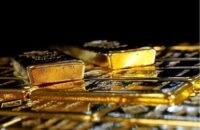 صورة لسبائك ذهب أو مجوهرات تعكس تراجع الأسعار في السوق الأردني.