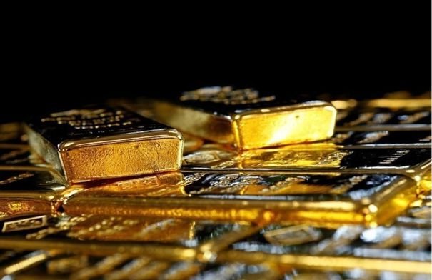 صورة لسبائك ذهب أو مجوهرات تعكس تراجع الأسعار في السوق الأردني.