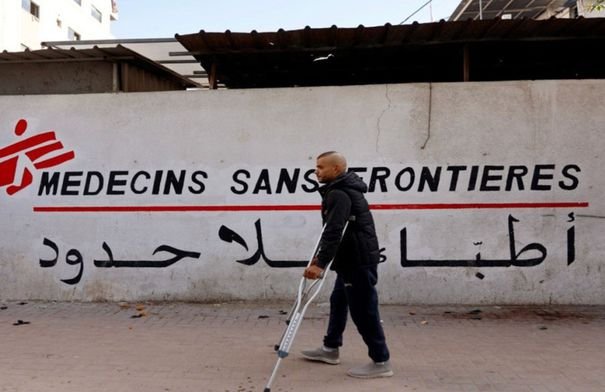 فريق من أطباء بلا حدود يقدم الرعاية الطبية في قطاع غزة