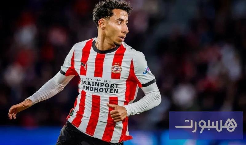 صورة لأنس صلاح الدين وهو يتدرب مع فريق بي إس في آيندهوفن