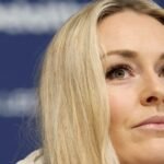 صورة للرياضية الأمريكية ليندسي فون بعد سقوطها في سباق التزلج الألبي الأولمبي.