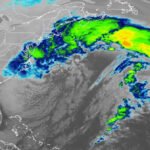 صورة قمر صناعي تظهر إعصار القنبلة قبالة الساحل الشرقي للولايات المتحدة الأمريكية