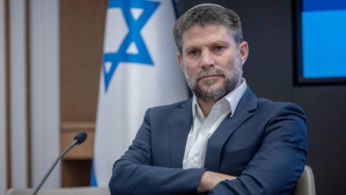 وزير المالية الإسرائيلي بتسلئيل سموتريتش في الكنيست خلال جلسة تصويت على مقترح إعفاءات الاستيراد.