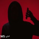 صورة توضيحية لسياسيين لبنانيين مع خلفية تعكس العلاقات اللبنانية السعودية