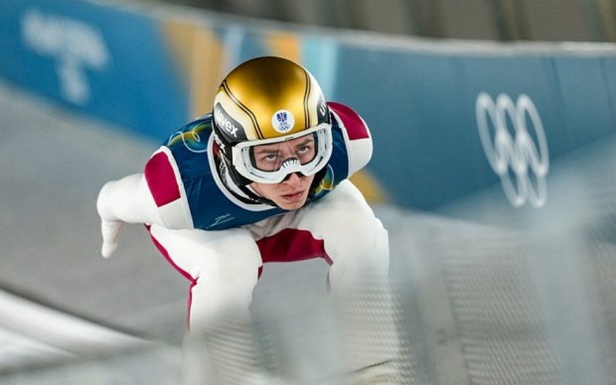 استبعاد مفاجئ لمتزلج نمساوي من أولمبياد 2026 بسبب مخالفة فنية في مقاس الحذاء 3 صورة للمتزلج النمساوي دانيال تشوفينيغ أو لمتزلج أثناء منافسات القفز على الجليد في الأولمبياد الشتوية.