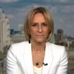 صورة إميلي مايتليس تتحدث عن اعتقال الأمير أندرو في برنامج ذا ليد