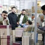 صورة مركبة لأحداث عالمية متنوعة تشمل شخصيات سياسية ورموزًا دولية.