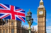 صورة للأمير أندرو، دوق يورك، بعد إطلاق سراحه من قبل الشرطة البريطانية.