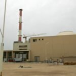 تحصينات نووية إيرانية متسارعة: صور الأقمار الصناعية تكشف استراتيجية طهران وسط تصاعد التوترات الإقليمية 4 صورة أرشيفية لمنشأة نطنز النووية في إيران، تظهر جزءاً من المباني والمحيط.