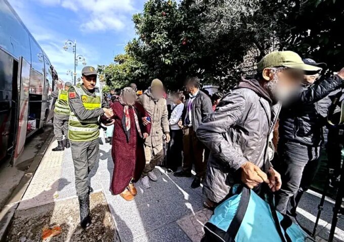 صورة لفندق جديد في العرائش يستقبل عائلات متضررة من الفيضانات، تجسيداً للتضامن المغربي.