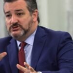 توقعات بضربات أمريكية "محدودة" ضد إيران: كروز يكشف تفاصيل لقائه بترامب وتطورات إقليمية ودولية 6 السيناتور تيد كروز يتحدث عن السياسة الخارجية الأمريكية تجاه إيران في مؤتمر صحفي.