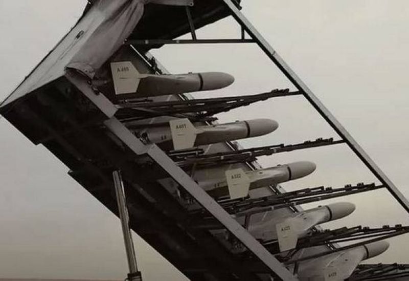 صورة لطائرة مسيرة إيرانية أو حاملة طائرات أمريكية في منطقة الخليج