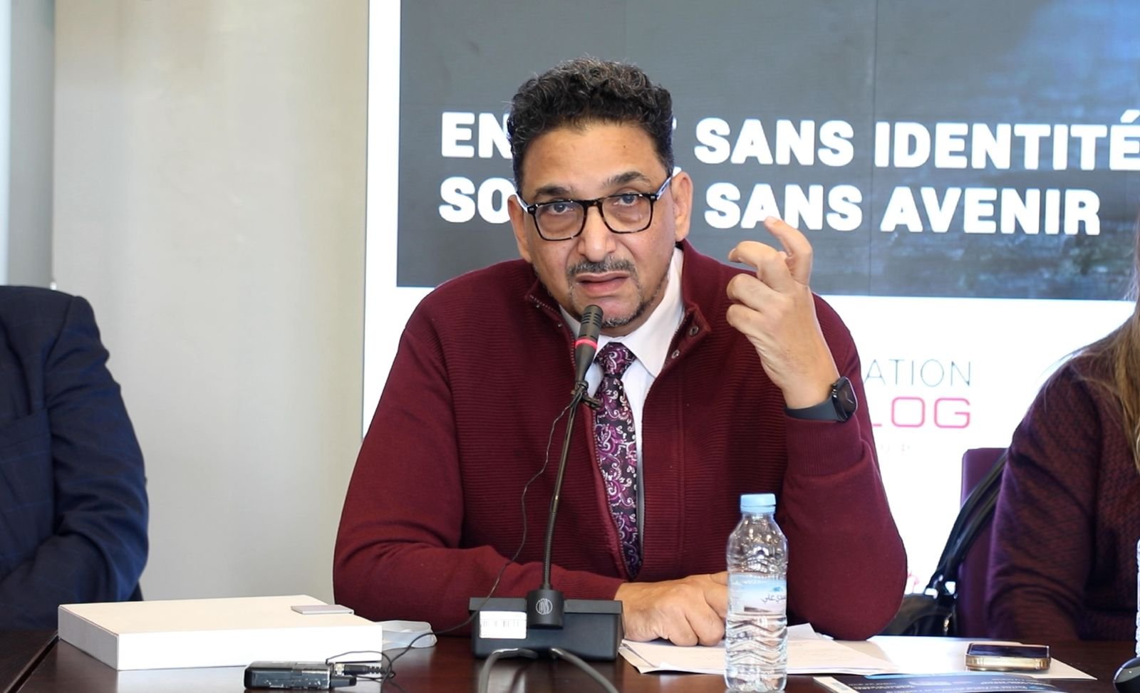 صورة للباحث عبد الوهاب رفيقي خلال ندوة حول مدونة الأسرة والخبرة الجينية