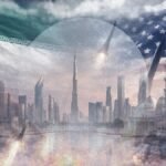 خريطة الخليج العربي تظهر مضيق هرمز مع سفن حربية أو منشآت نفطية