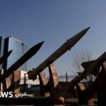 المرشد الأعلى الإيراني علي خامنئي والرئيس الأمريكي دونالد ترامب يتحدثان عن التوترات الإقليمية.