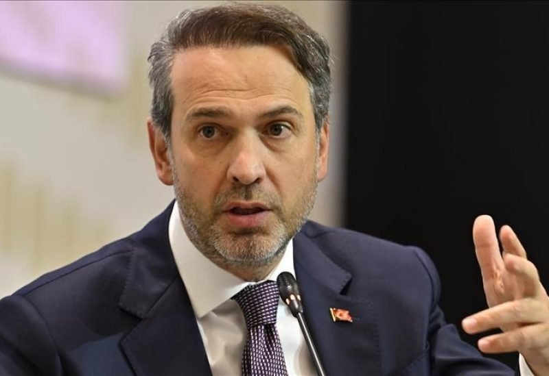 وزير الطاقة التركي ألب أرسلان بيرقدار والأمير عبد العزيز بن سلمان يوقعان اتفاقية الطاقة المتجددة.