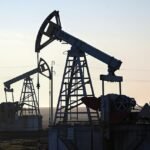 صورة لناقلة نفط في المياه الإقليمية العراقية أو لمقر شركة سومو