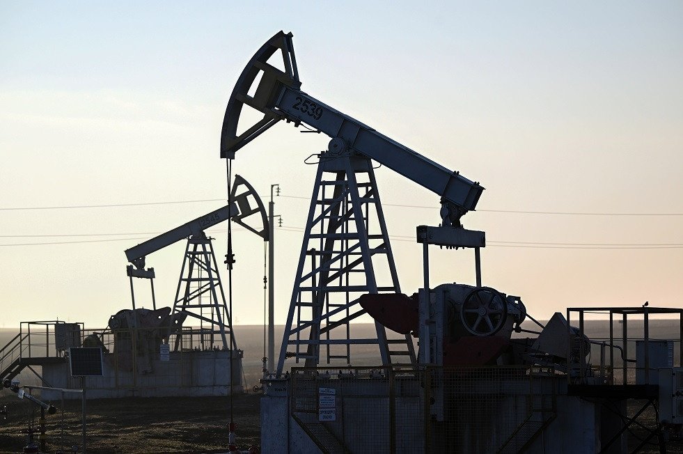 صورة لناقلة نفط في المياه الإقليمية العراقية أو لمقر شركة سومو