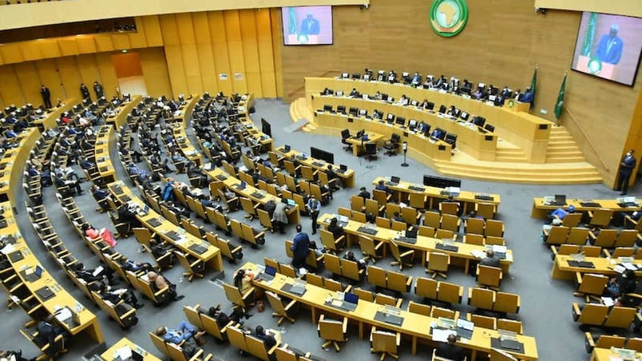 صورة لوفد مغربي رفيع المستوى في قمة الاتحاد الإفريقي بأديس أبابا