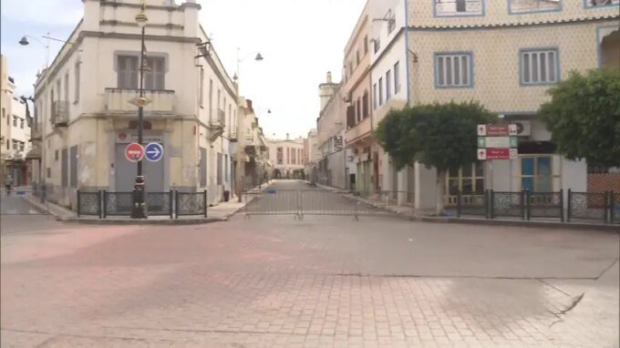 صورة لمدينة القصر الكبير بعد إخلاء شوارعها كإجراء احترازي ضد الفيضانات المتوقعة.