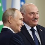 صورة للرئيس الروسي فلاديمير بوتين والبيلاروسي ألكسندر لوكاشينكو خلال لقاء سابق.