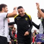 يوسف النصيري بقميص الاتحاد السعودي، يرمز لاستمرارية تأثير اللاعبين المغاربة في تاريخ النادي العريق.