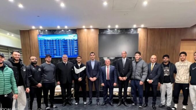 وزير الرياضة المصري أشرف صبحي يستقبل المصارع مصطفى حسين وبعثة منتخب المصارعة الرومانية بعد فوزهم بذهبية بطولة التصنيف العالمي.